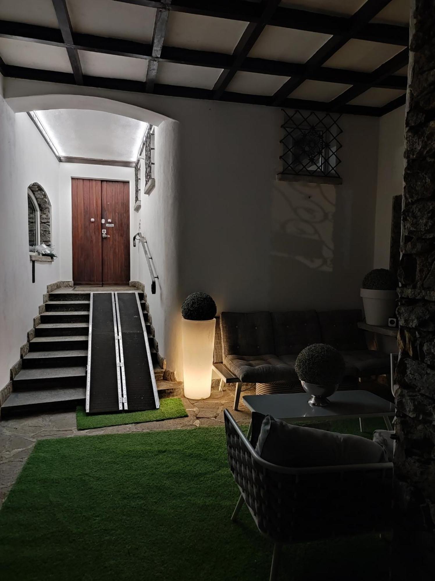 "La Selvetta" Bed And Breakfast Buguggiate Экстерьер фото
