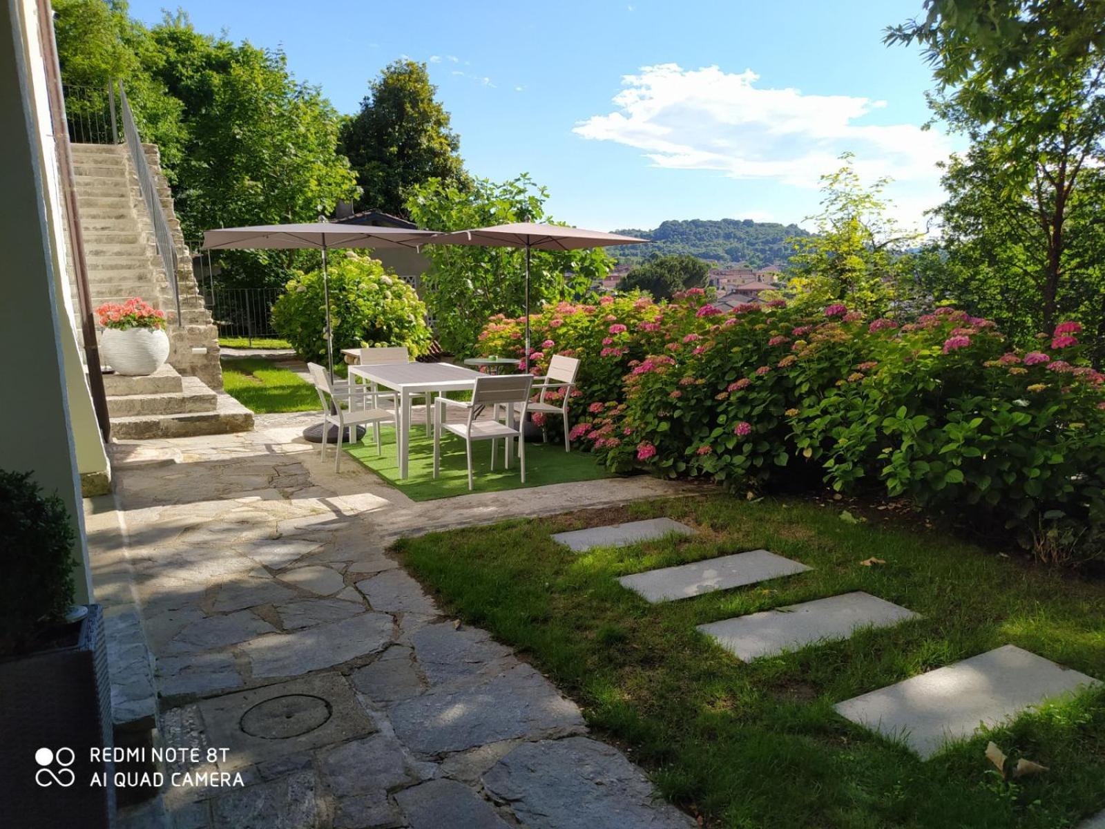 "La Selvetta" Bed And Breakfast Buguggiate Экстерьер фото