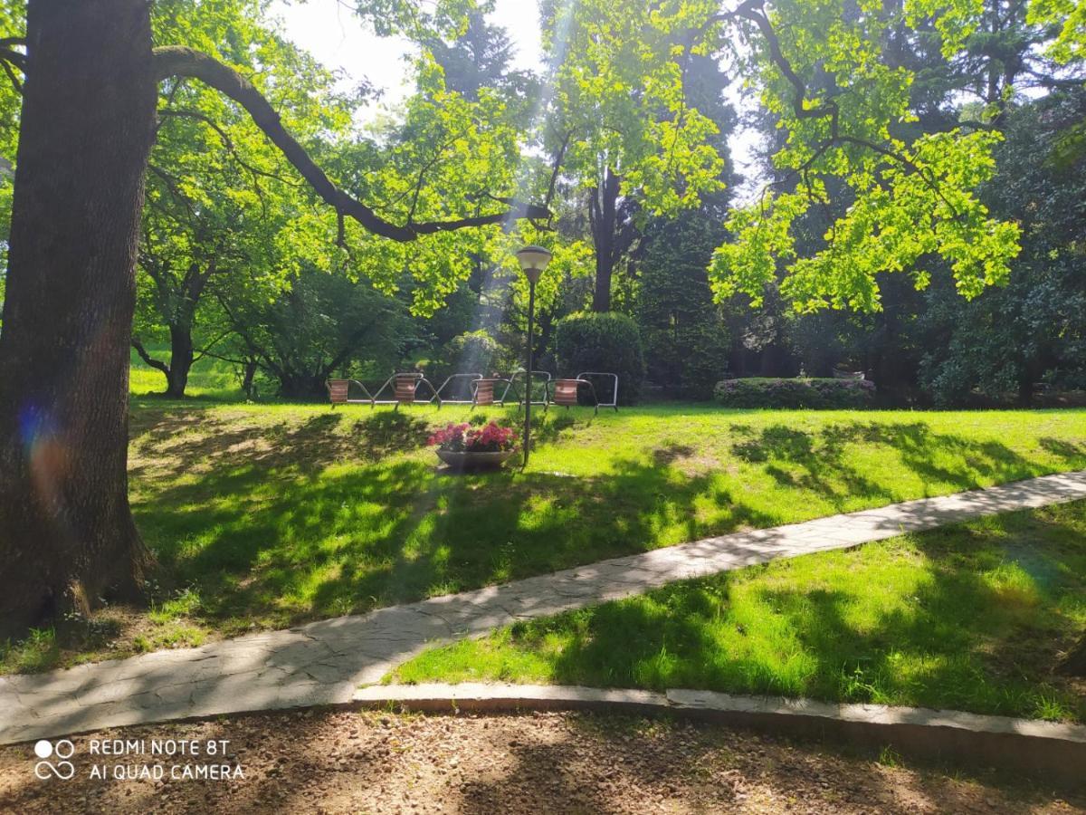 "La Selvetta" Bed And Breakfast Buguggiate Экстерьер фото